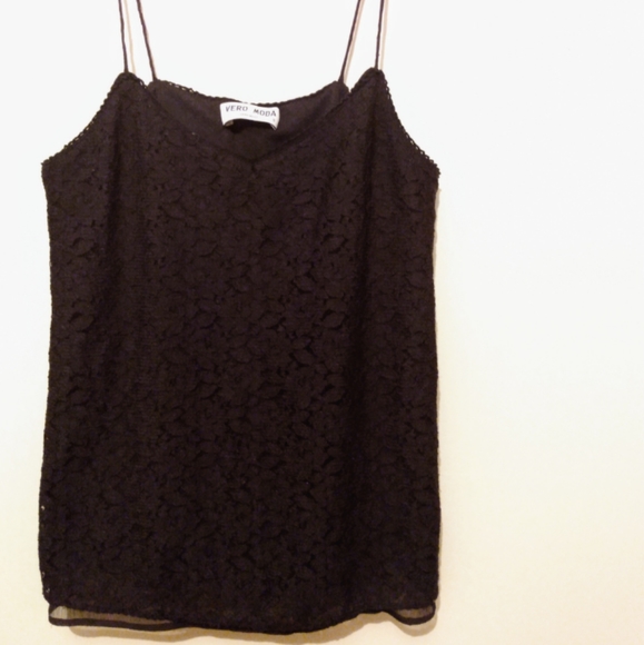 Comfy Vero Moda black lace top - Picture 1 of 4